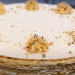 Вафельний торт "Горішок" зі згущеним молоком - давно забутий та простий рецепт