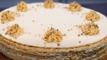 Вафельний торт "Горішок" зі згущеним молоком - давно забутий та простий рецепт
