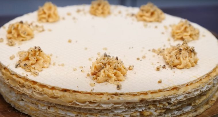 Вафельний торт "Горішок" зі згущеним молоком - давно забутий та простий рецепт