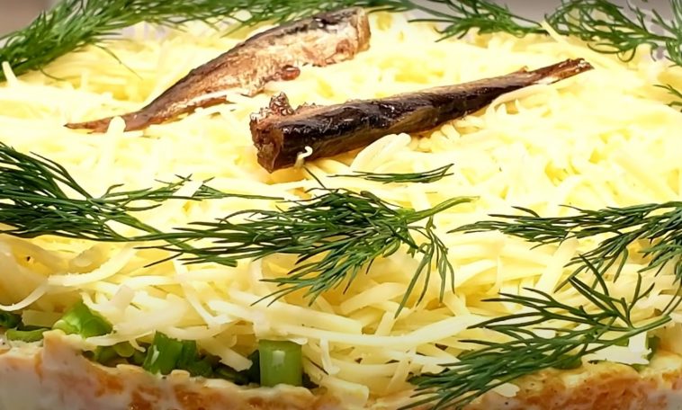 Святковий салат "Шпротик": підкорить усіх на Новий Рік своїм неймовірним смаком