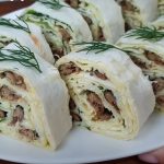 Закуска зі шпрот у лаваші на святковий стіл: вік живи- століття вчися