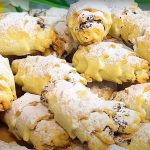 Ніжні рогалики з начинкою «Баунті». Ідеально до чаю чи кави