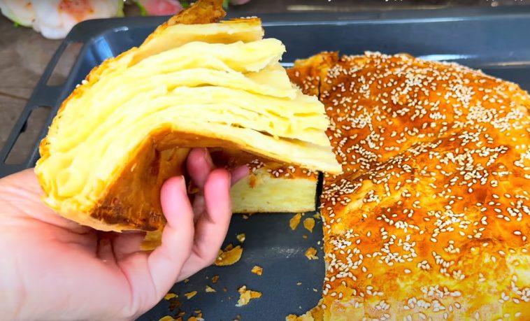 Сирний листковий пиріг: тісто 3 склянки, заміс 3 хвилини. Незрівнянна випічка з начинкою