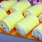 Рулет з кремом за рецептом моєї свекрухи. Простий та смачний десерт на свято