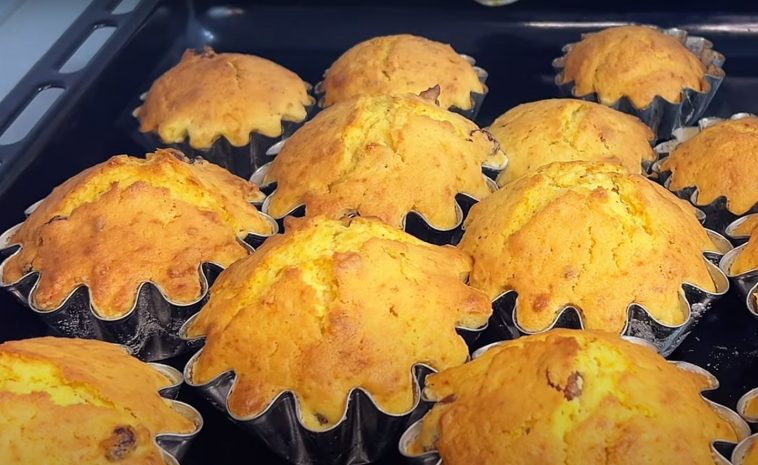 Гарбузові кекси: осінній смаколик із нотками затишку, який готується за 7 хвилин