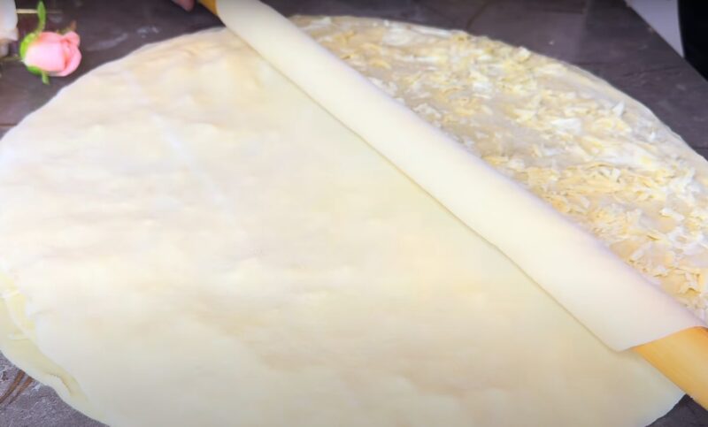 Сирний листковий пиріг: тісто 3 склянки, заміс 3 хвилини. Незрівнянна випічка з начинкою