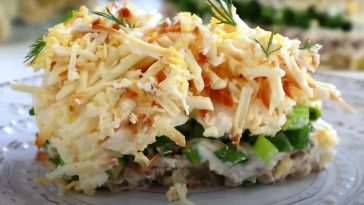 Замість набридлої “Мімози” готуємо новий святковий салат із незвичайним смаком на Новорічний стіл