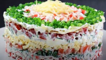 Новий салат з крабовими паличками. Незвичайне поєднання та свіжий смак