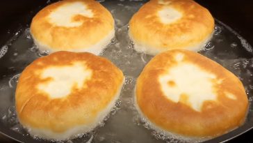 Біляші на кефірі. Рецепт за 15 хвилин: з'їдаються в одну мить