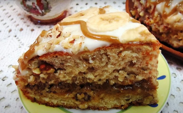 Бананово-горіховий торт зі згущеним молоком. Смачний десерт на святковий стіл