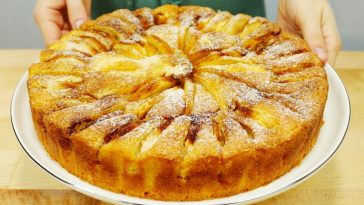 «Бабусин Клад»: золото, а не пиріг. Багато яблук та тісто на сметані