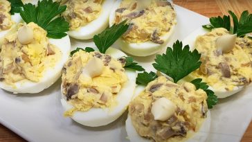 Банальна, але дуже смачна закуска на святковий стіл. Забутий рецепт із дитинства