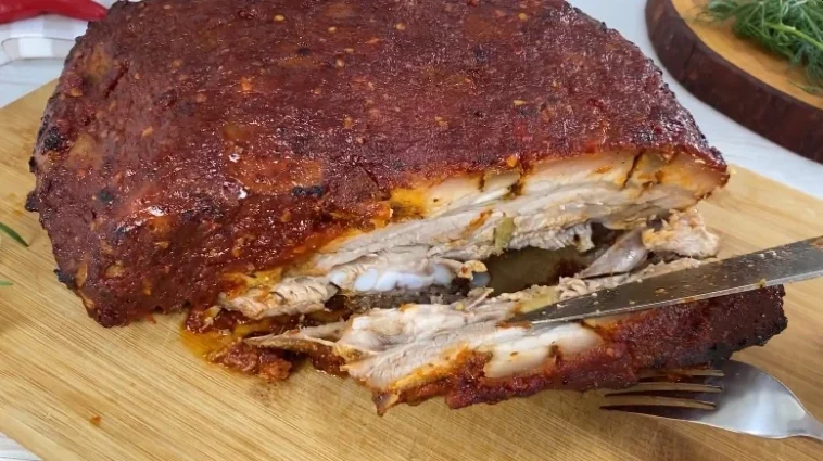 Неперевершене печене м’ясо в кисло-солодкій глазурі - всі гості проситимуть цей рецепт!