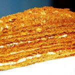 Торт "Медовик": найбюджетніший рецепт - 1 яйце + 1 ст.л. меду. Готуйте одразу дві порції!