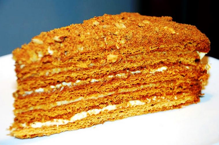 Торт "Медовик": найбюджетніший рецепт - 1 яйце + 1 ст.л. меду. Готуйте одразу дві порції!