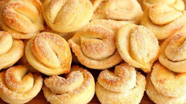 Ароматне цукрове печиво на кефірі: простий рецепт швидкої випічки до чаю