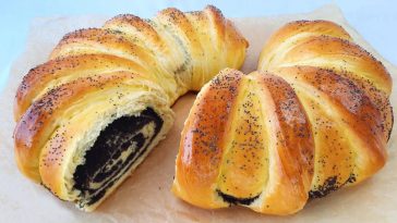 Дріжджовий рулет з маком, у якому тонке м’яке та повітряне тісто та багато багато маку