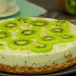 Ну дуже смачний торт з бананами та ківі – без випічки! Чудовий десерт для святкового столу