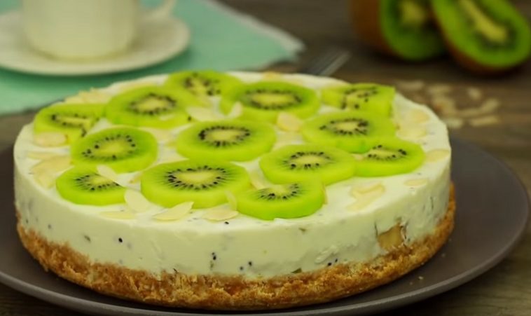 Ну дуже смачний торт з бананами та ківі – без випічки! Чудовий десерт для святкового столу
