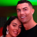 Наречена Роналду у вінтажній сукні з глибоким вирізом в зоні декольте наробила фото серед експонатів Dior