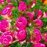 Салат «Мамині квіти»: хіт святкового столу, який зникає першим!