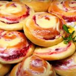 Золоті булочки, які діти обожнюють: рецепт розкішної випічки на кожен тиждень