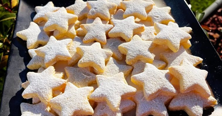 Швидке новорічне печиво за копійки: гора смакоти всього за 5 хвилин!