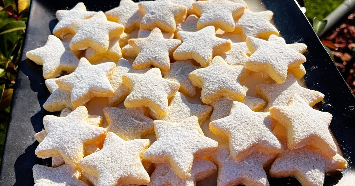 Швидке новорічне печиво за копійки: гора смакоти всього за 5 хвилин!