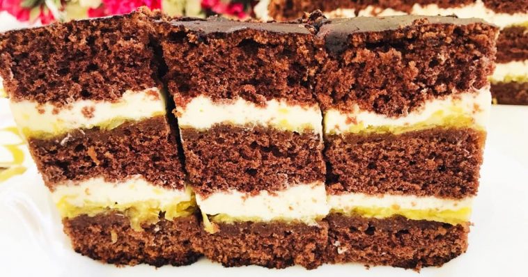 Пляцок "Вертеп" - дуже його люблю. Ідеальні коржі і кисленький яблучний прошарок