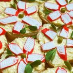 Канапки "Крабові квіти": улюблений рецепт, придуманий випадково!