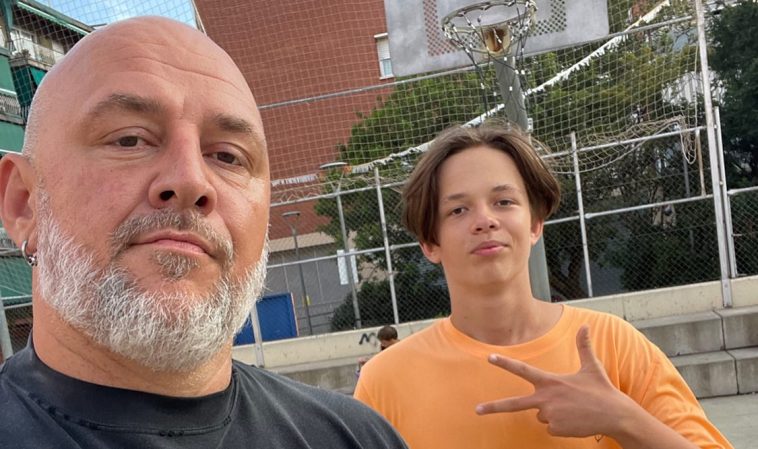 Спортзал, рожеві шорти та посиденьки з сином: Потап показав закордонні будні