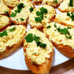 Єврейська намазка на бутерброди: рецепт з нотками молодості та ностальгії!