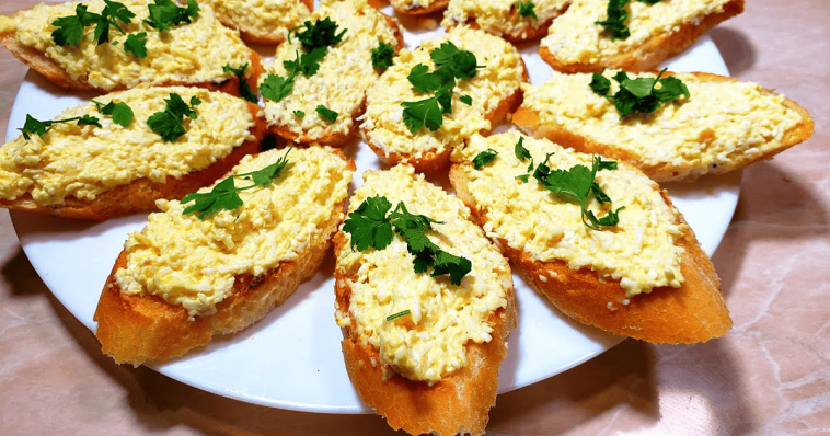 Єврейська намазка на бутерброди: рецепт з нотками молодості та ностальгії!