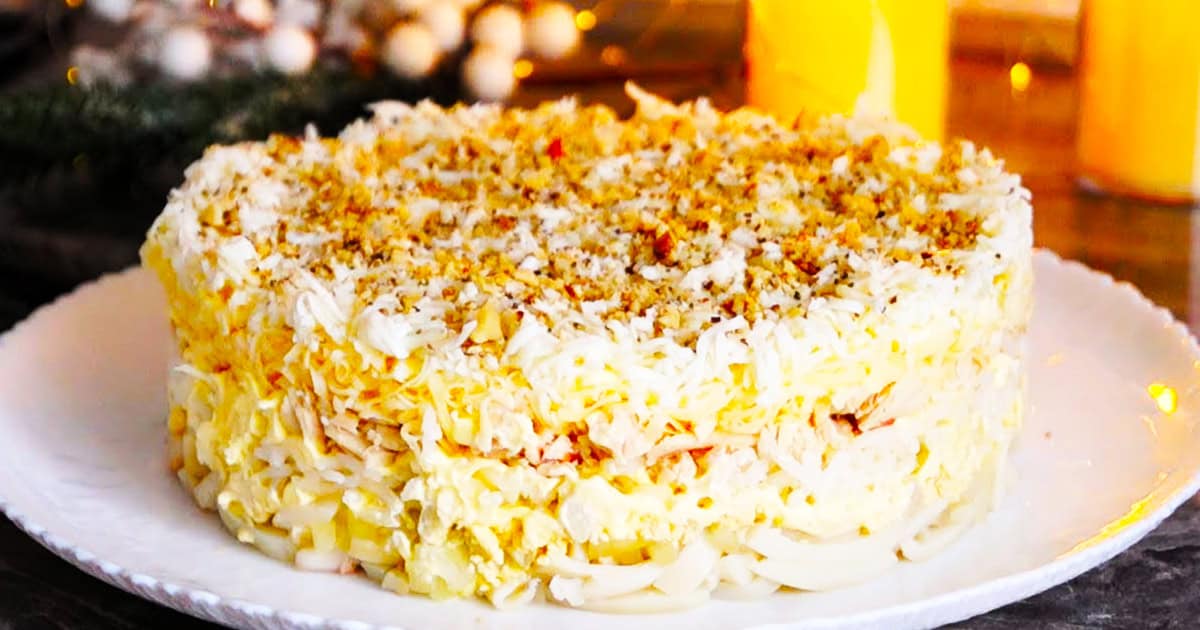 Салат "Афродіта" - гості зʼїли за 1 хв. Новинка на свята, яка здивує всіх своїм смаком та виглядом