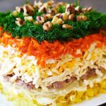 Салат "Наталя": фаворит серед господинь, який прикрасить будь-яке свято!