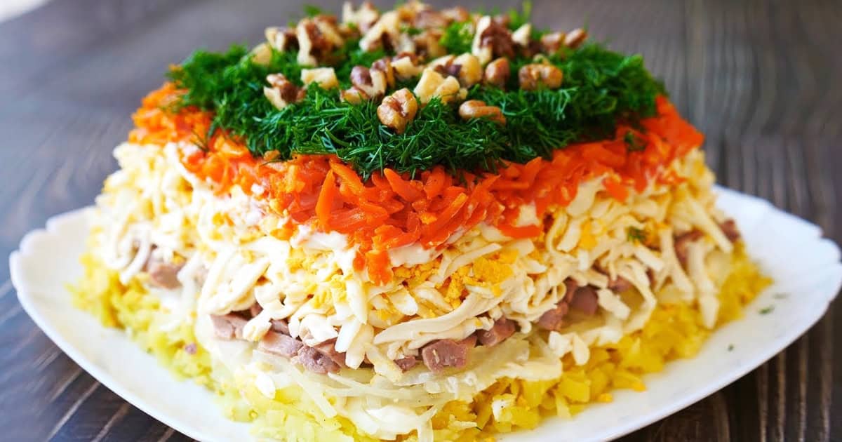 Салат "Наталя": фаворит серед господинь, який прикрасить будь-яке свято!