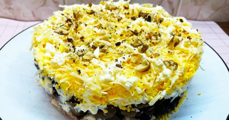 Салат «Оксана»: секрет свекрухи, який перетворився на улюблений повітряний шедевр