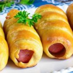 Сосиски в дріжджовому тісті в духовці. Улюблена страва багатьох! Дуже вдалий рецепт