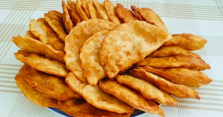 Улюблений рецепт моєї родини. Чебуреки з тіста на воді. Дуже смачні, з хрусткою скоринкою