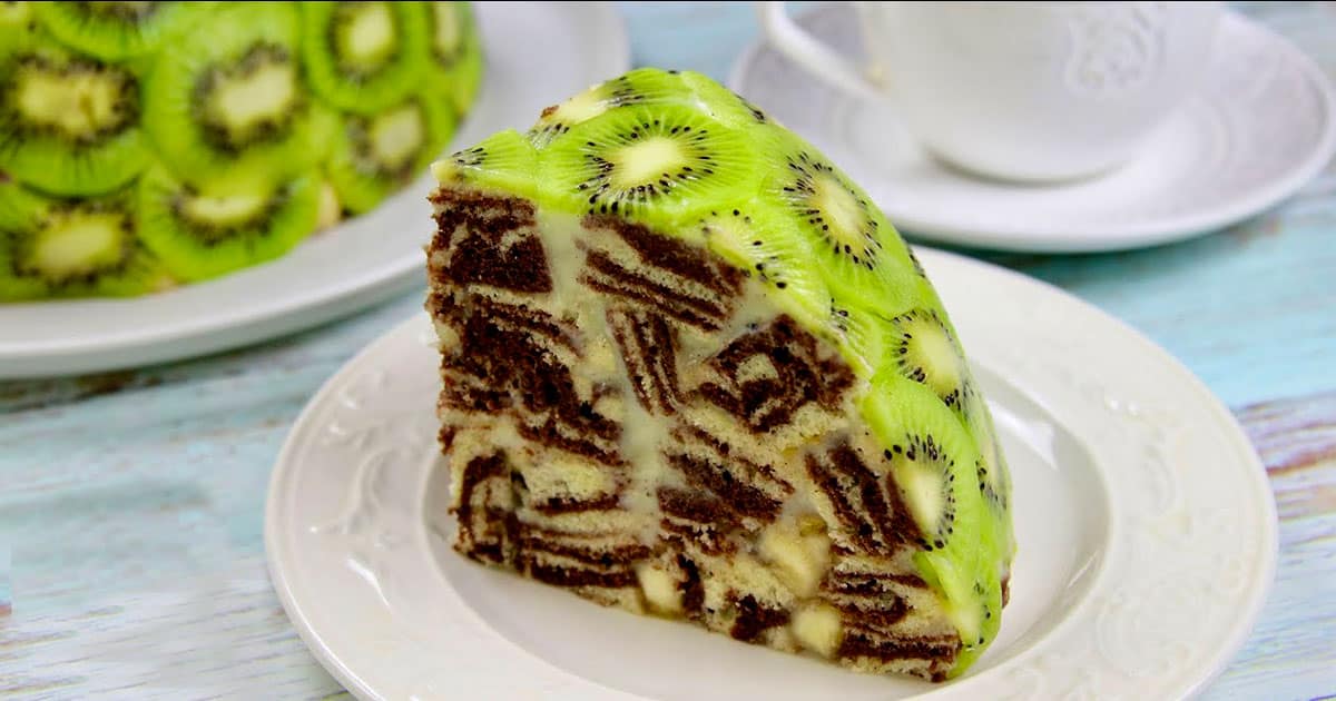 Ефектний новорічний торт із простих продуктів: легко, швидко, вражаюче!