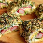 Нова закуска з плавлених сирків із крабовими паличками замість банальних бутербродів.