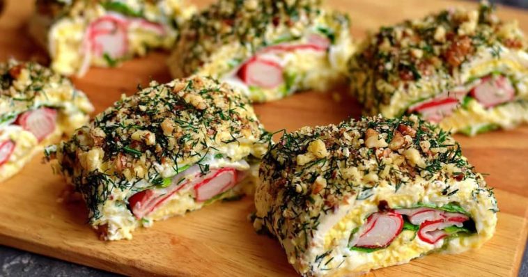 Нова закуска з плавлених сирків із крабовими паличками замість банальних бутербродів.