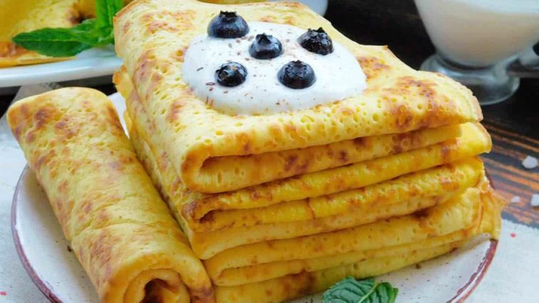 Млинці на кислому кефірі. Не спішіть виливати зіпсований кефір