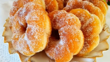 Пухнасті та смачні домашні пончики - круглі та плетені пончики, дуже гарні, дуже ароматні...