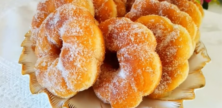 Пухнасті та смачні домашні пончики - круглі та плетені пончики, дуже гарні, дуже ароматні...
