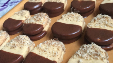 Ніжне та м’яке домашнє печиво з шоколадом, волоськими горіхами та джемом