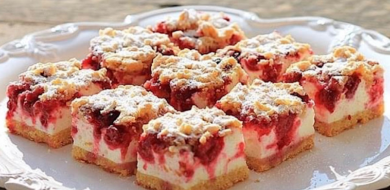 Домашній пиріг з йогуртовим кремом і фруктами – простий і смачний рецепт, вам сподобається