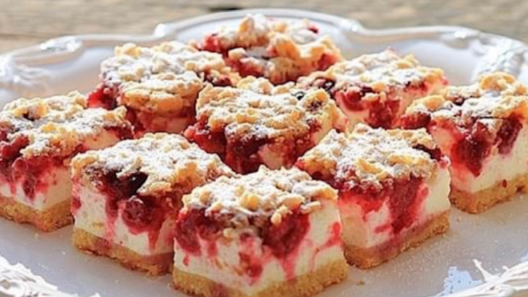 Домашній пиріг з йогуртовим кремом і фруктами – простий і смачний рецепт, вам сподобається