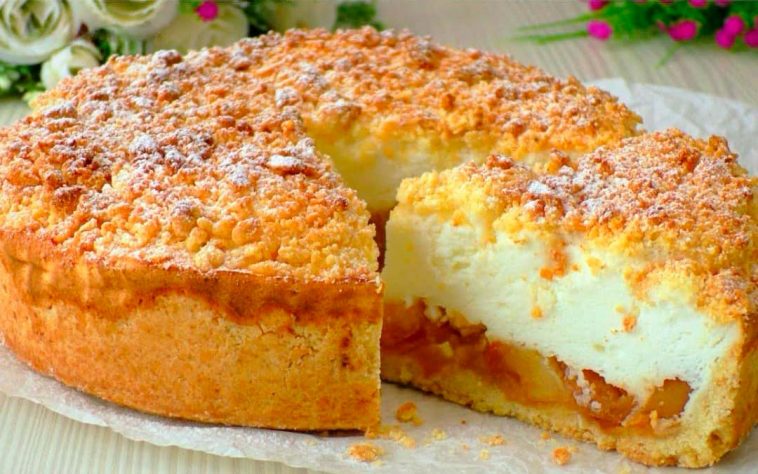 Яблучний пиріг з крем-суфле: смачний рецепт