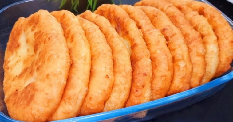 Пиріжки без дріжджів із сиру та картоплі: смачні, м'які та не черствіють цілий тиждень!